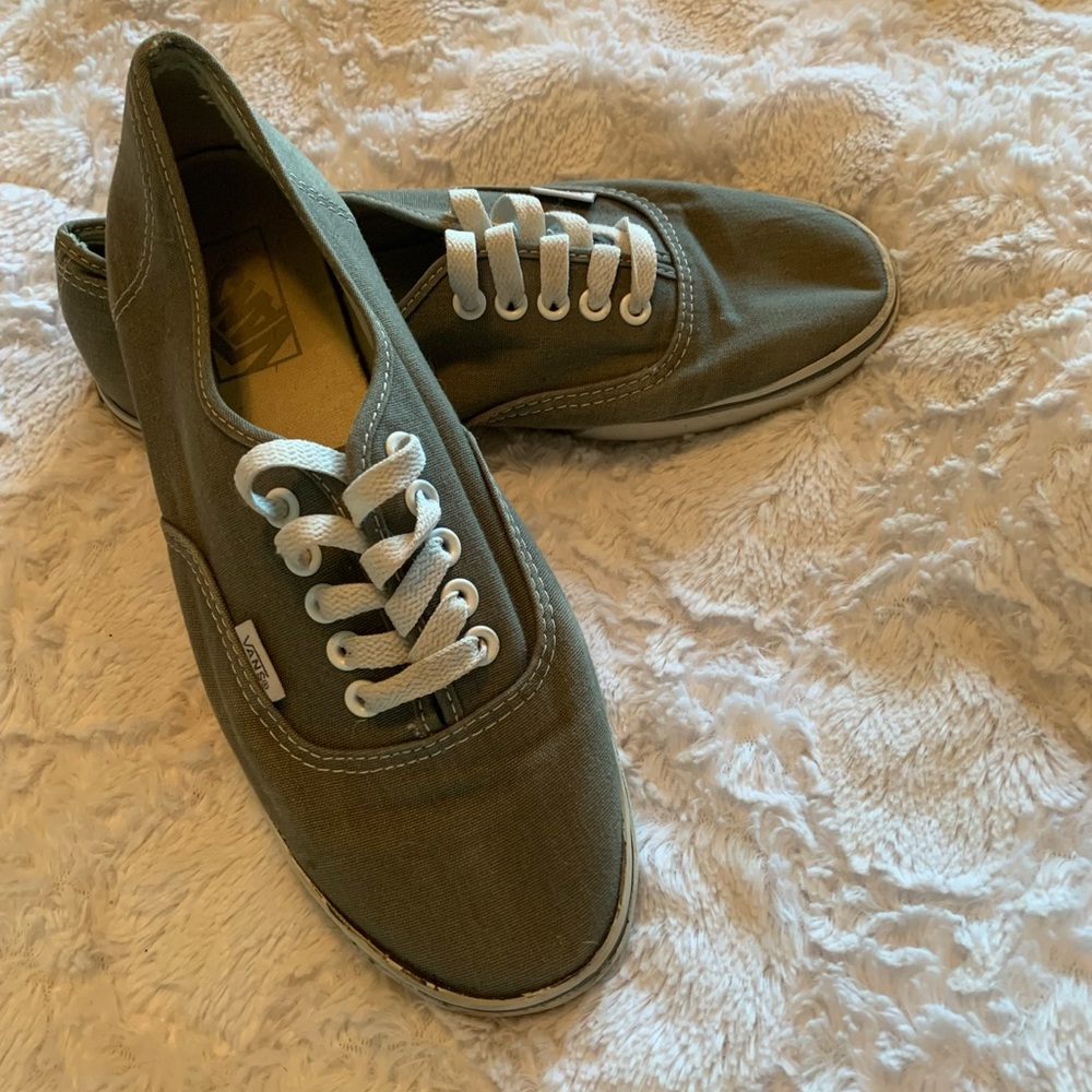 Van’s grey tennis shoes
